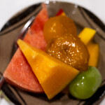 うを徳 - 2021.7 フルーツ盛り（千葉スイカ、台湾マンゴー、杏コンポート、シャインマスカット、夕張メロン）