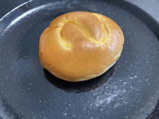 Komugi Batake - クリームパン
