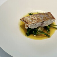 ル　ピニョン - タイ
                    サフランのブイヨン
                    焼き茄子