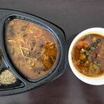 創作カレー MANOS - 3種がけ(MANOSチキンカレー、根菜けんちんラマサム鶏キーマ、オクラと豚肉の黒坦々カレー)玄米普通1890円