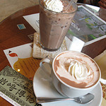 Cafe Anarchy Mama　 - ホットコーヒーとアイスコーヒー。まろやかなテイストでした。