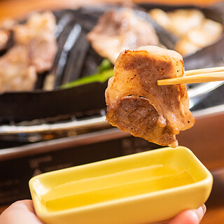 秘伝の塩ダレで美味しい馬焼肉を！