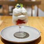 タカナシミルクレストラン - 北海道ホイップクリーム グラスケーキ