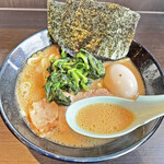 らーめん家 せんだい - 濃厚系とライト系の中間位の味のスープ