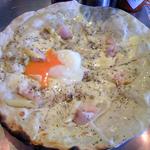 CONA - ランチピザ：カルボナーラ風は温泉卵付