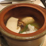 くろぎ - お椀:松茸と鱧骨出汁、三つ葉の土瓶蒸し2