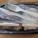 ガスト - ハンバーグ＆若鳥の唐揚げ弁当　439円