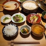 Sengyo To Jinenjo Teppen Yamato - 自然薯とろろ付土鍋ごはんとお味噌汁、小鉢５種盛り合わせ