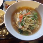 笑安記 - 野菜タマゴ醤油ラーメン。