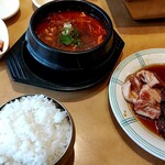 韓国料理 豚肉専門店 福ブタ屋 - 