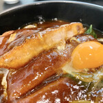 信濃庵 - カツは、しっかり揚げたてでサクッと感残しつつ良い食感。