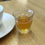 紅茶専門店 amsu tea house - お水の代わり ウエルカムドリンク