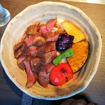 Yakiniku Ichigoichie - 令和3年7月 山形牛の週替りランチ
                        ステーキ丼＋サラダ＋スープ 1070円 