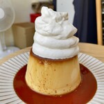 hitoma コーヒーとお酒 - 自家製プリン 生クリームのせ