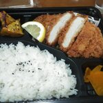 ニー マート - とんかつ弁当880円