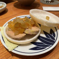 魚とおばんざい 泉士 - 絶品！！　フォアグラ最中　内部