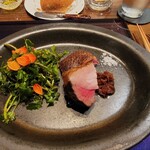 Gibier MIYAMA - 夏鹿と鴨、鹿の脂がすごい、噛むと水のように溶けだす、付け合わせはクレソン