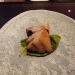 Gibier MIYAMA - 若猪炭火焼き、木の芽のソース