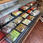 高庭菓子店 - ショーケース