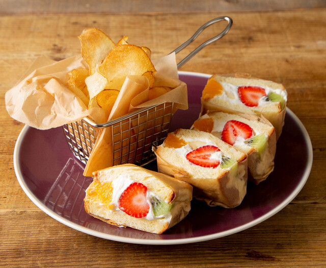 Cafe Locally 横浜 カフェ 食べログ