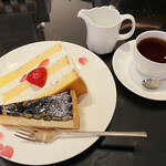ロビーカフェファシーノ - plus100円でいちごのショートケーキ＆
            ブルーベリーチーズケーキを2種類チョイス