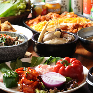 享受正宗的韩国菜♪我们提供100多种特色菜肴◎
