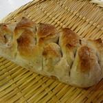 パン工房 MUGIYA - 麦の形をしているんですね～、よく見ると。