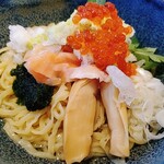 きりん食堂 - 山葵サーモンいくらの和え麺