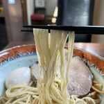 石臼玄麦自家製らーめん 丸竈 - 麺