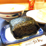 ふる里うどん  - おにぎらず（海老かつ）
      中身は海老かつ、玉子、タルタルソース♡