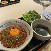 牛刺しと焼肉 仔虎 クリスロード店 - 
