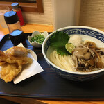 ふる里うどん  - きのこしょうゆ［温］と、かしわ天