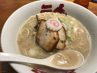 Ramen Ya Karaku - とんこつ淡　748円