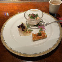 横浜瀬里奈 ステーキドーム - 