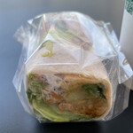 スターバックス・コーヒー - 10種の野菜と5種のビーンズサラダラップ