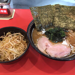 横浜家系ラーメン 内田家 - 