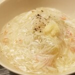 道人 - ⑪冬瓜の毛蟹(産地聞き忘れ)餡掛け
      産卵期は晩秋～晩冬、旬は2回あり、その1つが若い蟹の春~秋
      甘み&旨みをたっぷり含んだ毛蟹餡を定番の軟らかさではなく少し堅めに焚いた冬瓜に絡めて頂きます