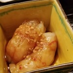 道人 - ⑭牡丹海老(北海道産)の醤油漬け
      産卵期は秋～春、旬も包卵する秋～春
      身の甘みはあるものの、旬の力強い甘み&旨みには及ばず
      ご飯のお供で脇役なのです