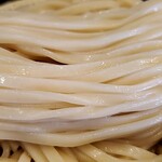 隆勝 - 麺はストレートの太麺です！