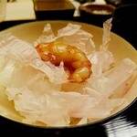 道人 - 削り節に牡丹海老を載せると、激うまでした。