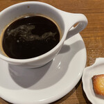 サンジャン・ピエドポー - ランチの食後のコーヒーとフィナンシェ