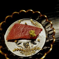 道人 - 夏の鮪。皆様山盛り召し上がっていて、私も一切れだけ切って頂きました。