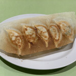 歓迎 - 羽根付き焼き餃子350円