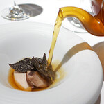 EPURE - 東広島こい地鶏のコンソメスープ　クネルとモモ肉のグリエ