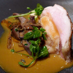 EPURE - 東広島こい地鶏 雌鶏の胸肉のロースト　シェリーのソース