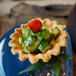 ル クーリュズ - タルト、自家製リコッタチーズ、きゅうり、唐墨と利尻昆布のソース