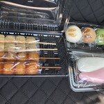 餅屋伝助 - 揚げだんご、きな粉だんご、うさぎ餅（カスタード、チョコ、抹茶チーズ）、すあま