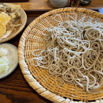 手打ち蕎麦くくり - 一口蕎麦を食して、写真撮るのを思い出す…