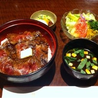 赤坂 津つ井 総本店 - 名物ビフテキ丼