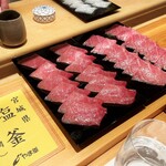 鮨 さかい - 出待ちの鮪